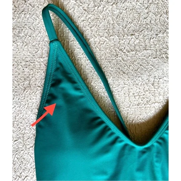 Cutout Detail One Piece Swimsuit / Bathing Suit Green Medium - Picture 7 of 7